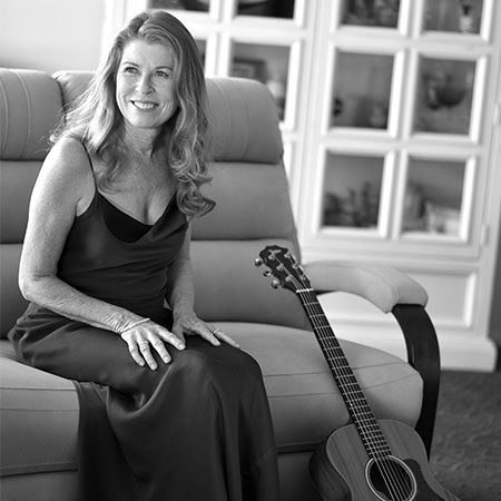 5DD1183 – Dianne Coombes – Ripples On A Pond - Promo Pic 2