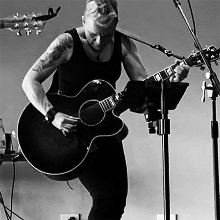 5DD1185 - Kelly Hamilton – Taken - PromoPic1