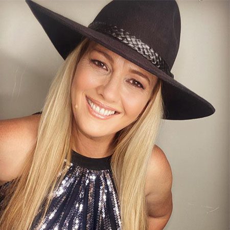 5DD1194 – Susanna Colley - Steel Toes To Stilettos - PromoPic5