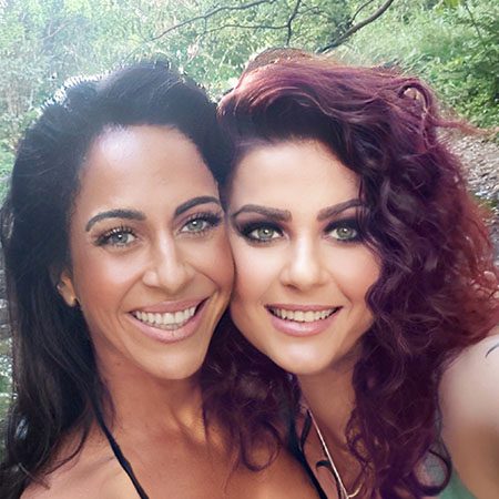 5DD1218 – Victoria McGee & Sisters of Gunsmoke – Cry of a Crocodile - PromoPic1