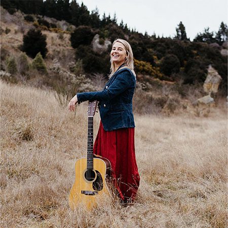 5DD1221 - Keily Smith – You Feel Like Home - PromoPic4