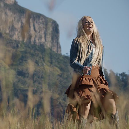 5DD1223 – Susanna Colley – Bring Me Home - PromoPic2