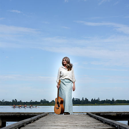 5DD1243 Penny Burke Ballarat To Cloncury PromoPic5